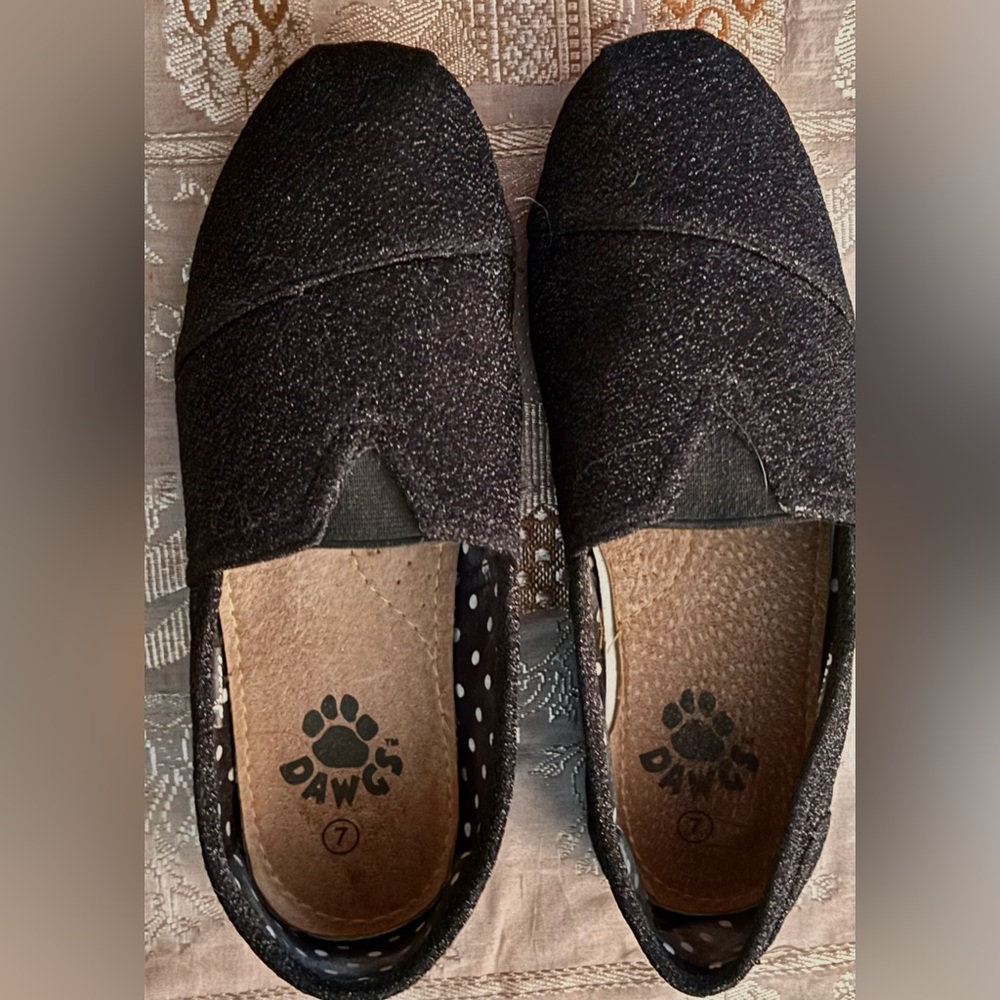 Dawgs Black Glitter Slip-On Flats, Size 7